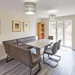 Holiday home Host & - Carlewell