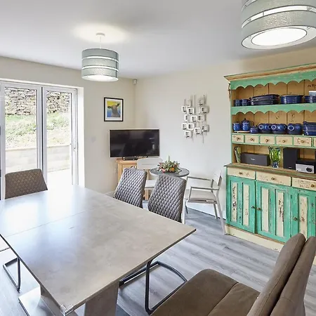 Holiday home Host & - Carlewell