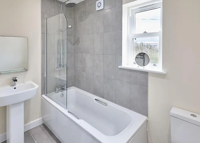 Host & - Carlewell Middlesmoor