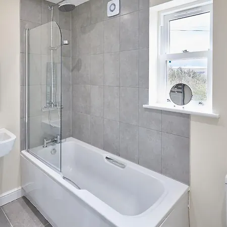 Host & - Carlewell Middlesmoor